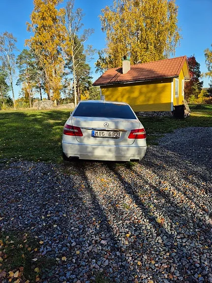 Mercedes-Benz E220 2012 photo 4