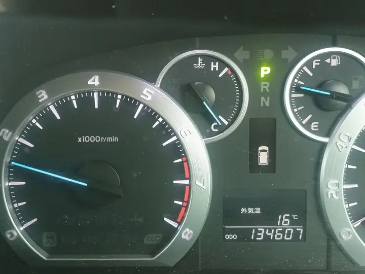 Toyota Alphard 2010 photo 4