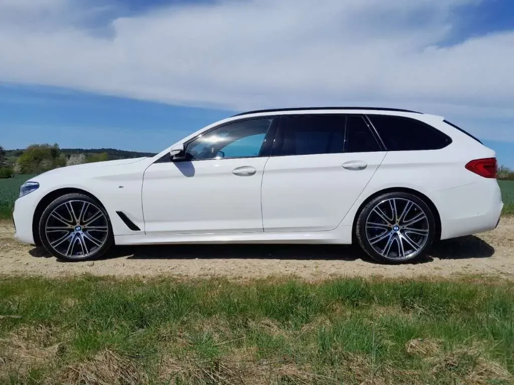 BMW 5 Series 2019 photo 2