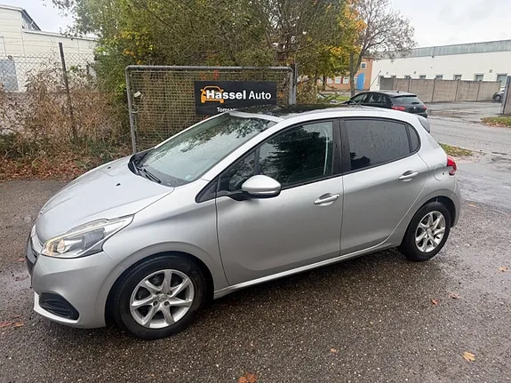 Peugeot 208 2016 photo 2