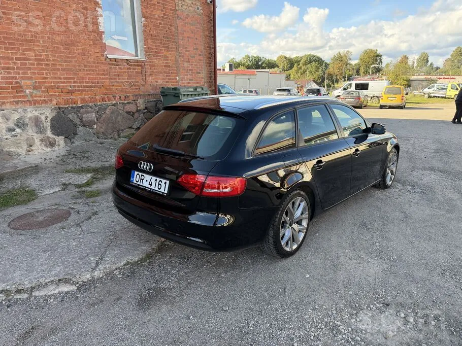 Audi A4 2012 photo 5