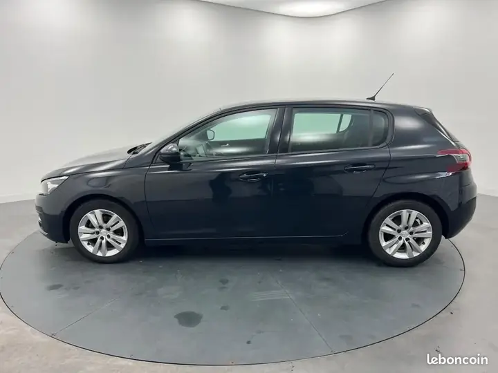 Peugeot 308 2020 photo 2