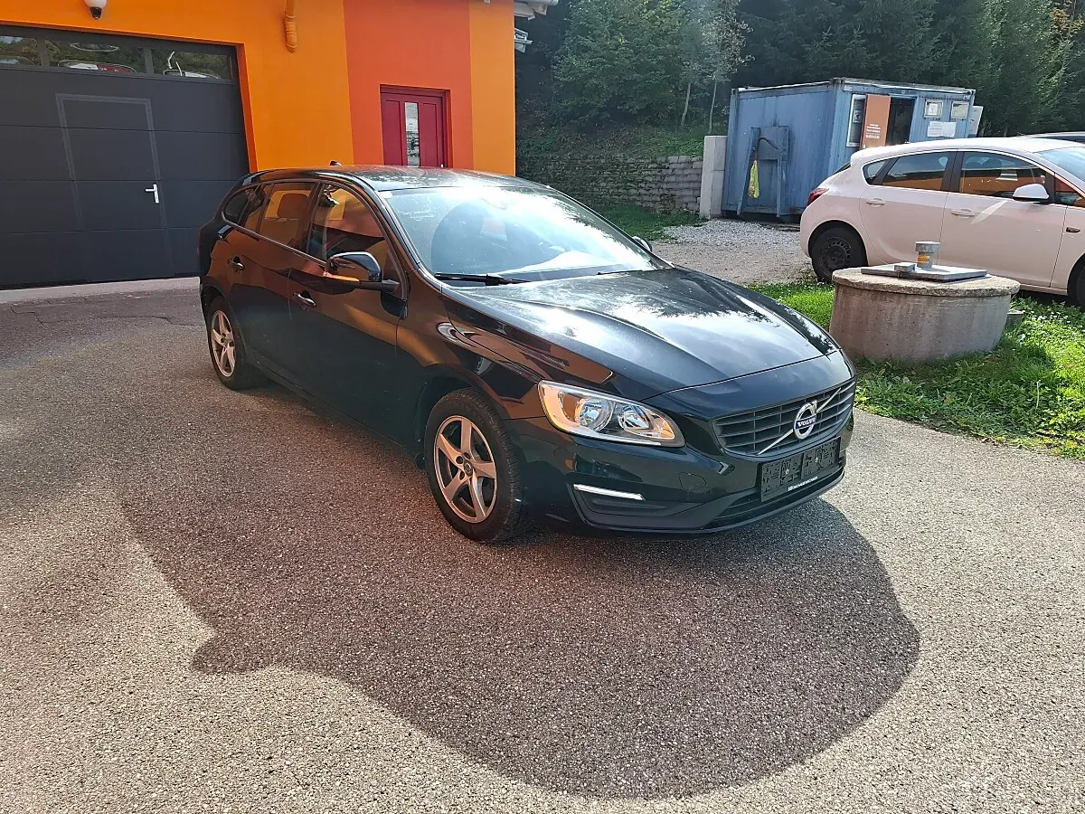 Volvo V60 2016 photo 2