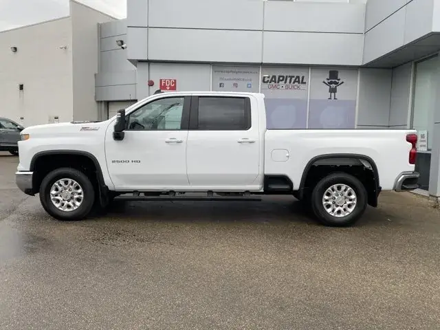 Chevrolet Silverado 2500 2025 photo 2