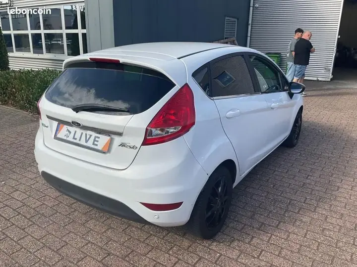 Ford Fiesta 2011 photo 5