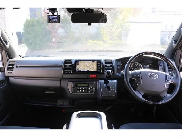 Toyota Hiace 2023 photo 2