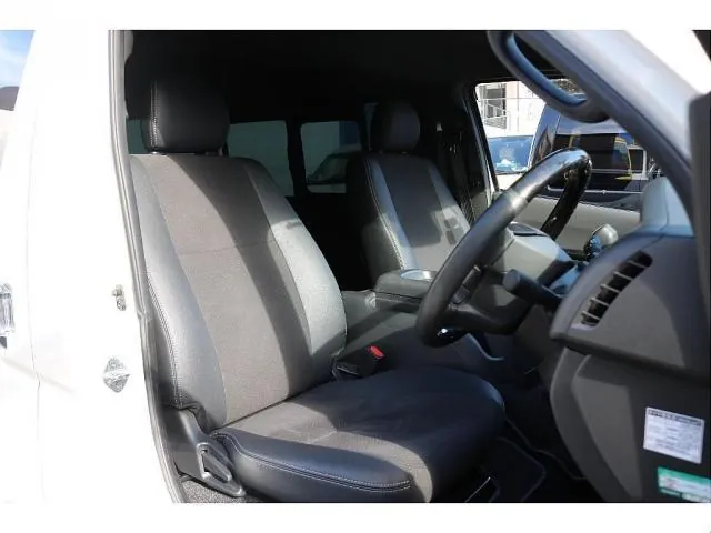 Toyota Hiace 2023 photo 3