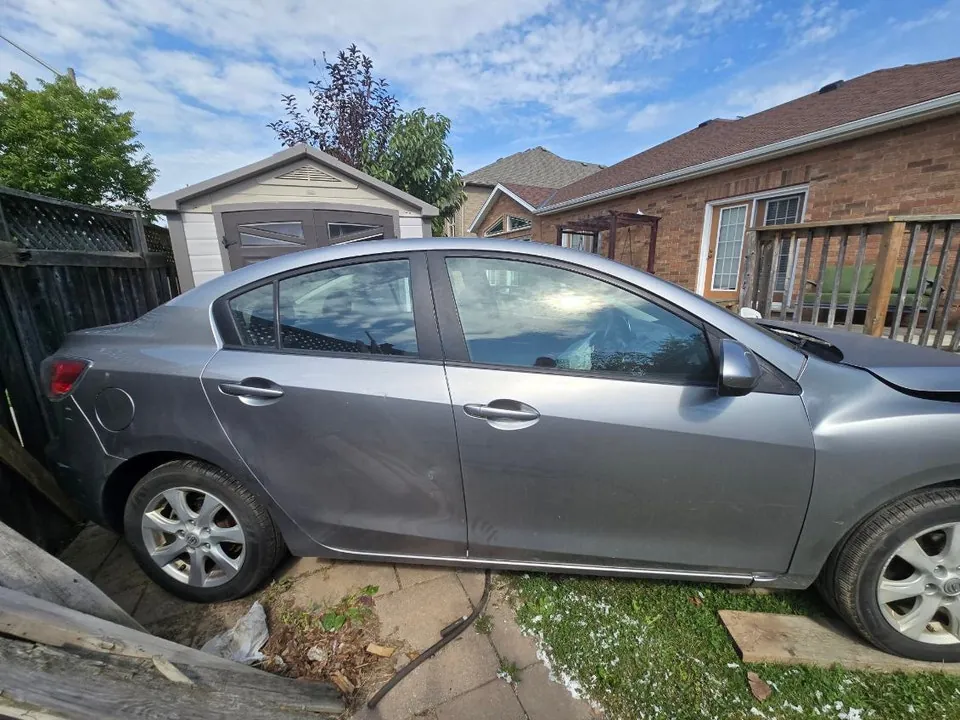 Mazda 3 2010 photo 2