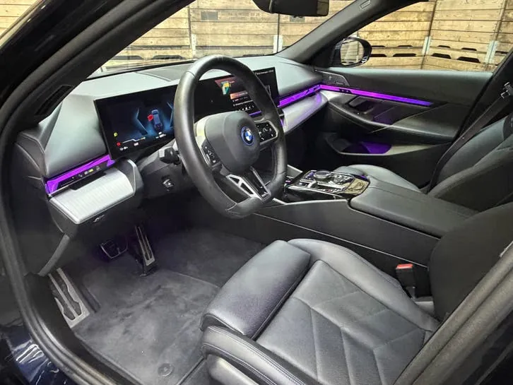 BMW I5