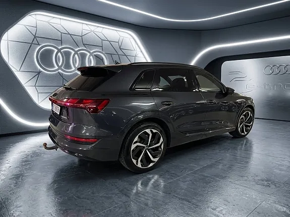 Audi E-Tron 2021 photo 2