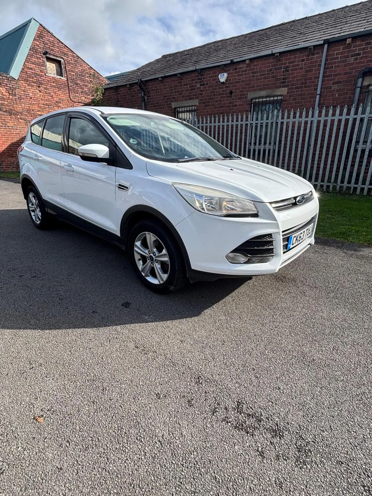 Ford Kuga 2014 photo 2