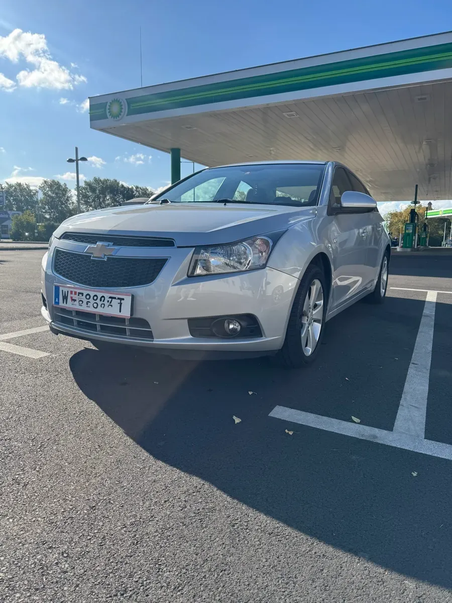 Chevrolet Cruze 2009 photo 2