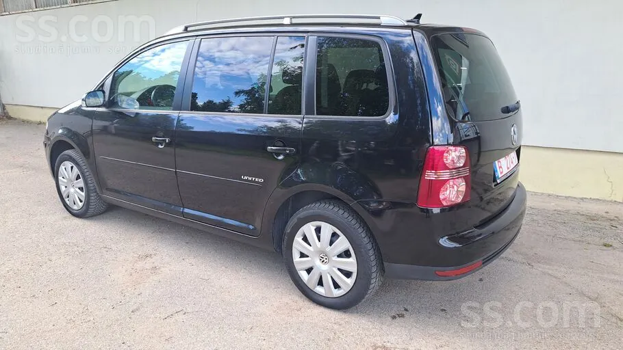 Volkswagen Touran 2008 photo 4