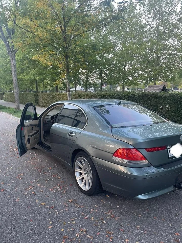 BMW 745I