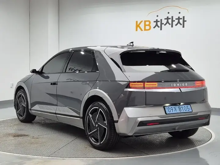 Hyundai Ioniq 5 2026 photo 2