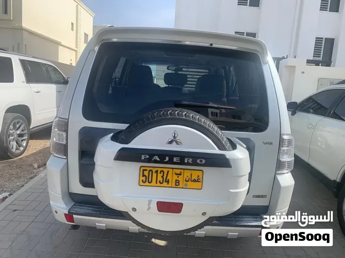Mitsubishi Pajero 2009 photo 2
