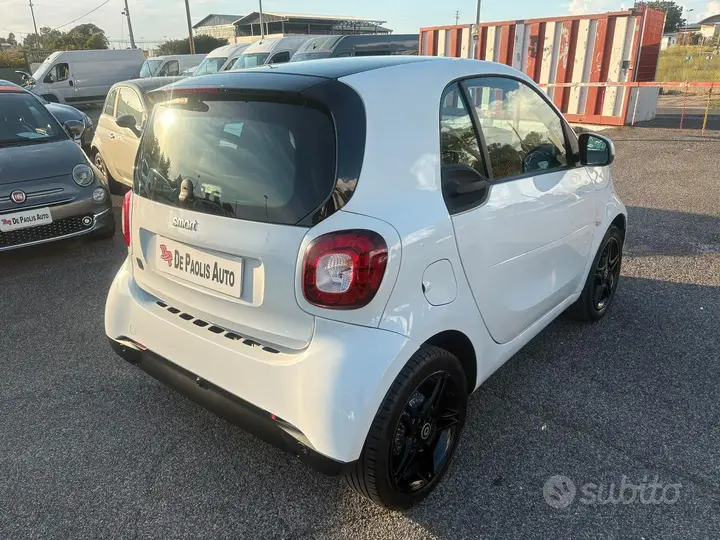 Smart Fortwo 2021 photo 3
