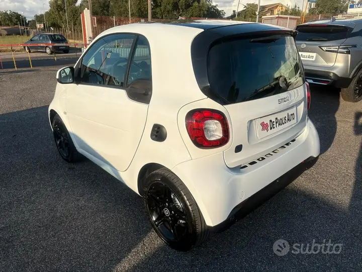 Smart Fortwo 2021 photo 4