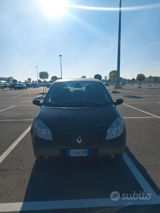Renault Scenic 2005 photo 2