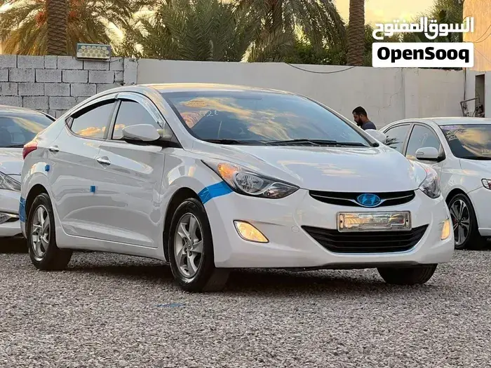 Hyundai Avante 2013 photo 2