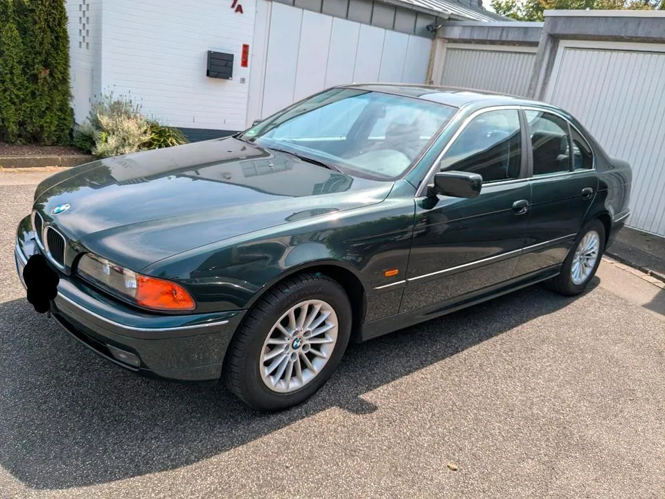 BMW 520I