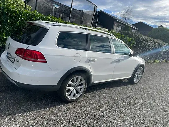 Volkswagen Passat 2013 photo 2