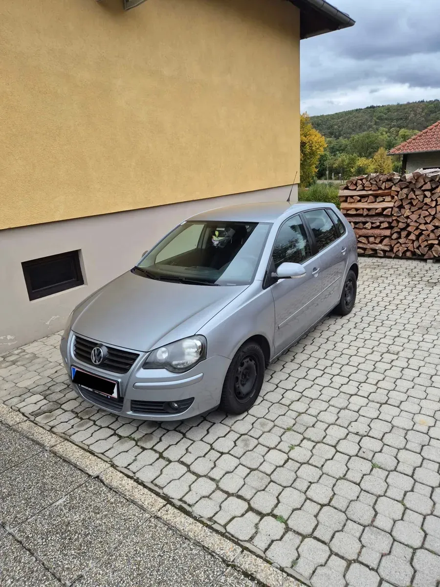Volkswagen Polo 2006 photo 2