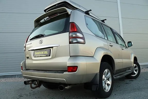 Toyota Land Cruiser 2005 photo 3