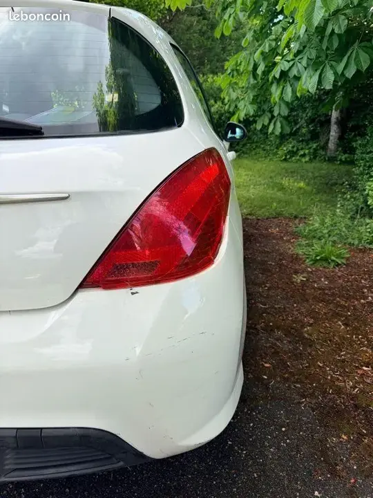 Peugeot 308 2013 photo 3