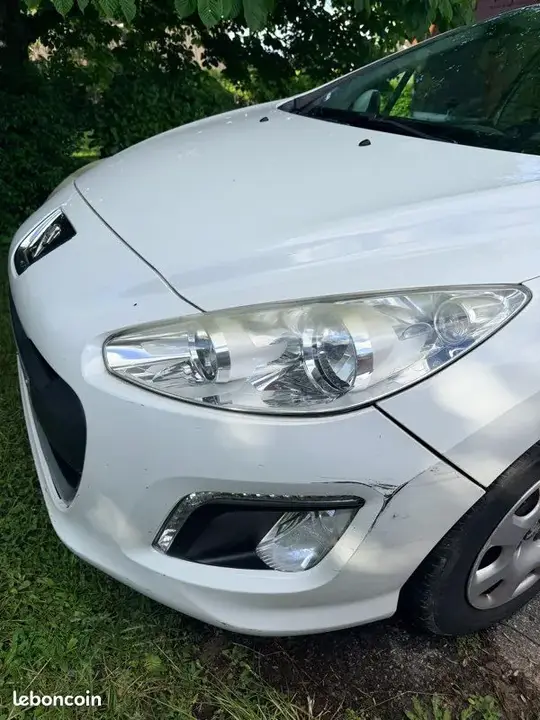 Peugeot 308 2013 photo 2