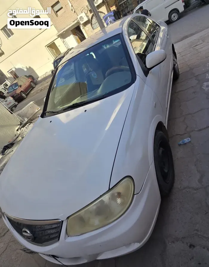 Nissan Sunny 2012 photo 4