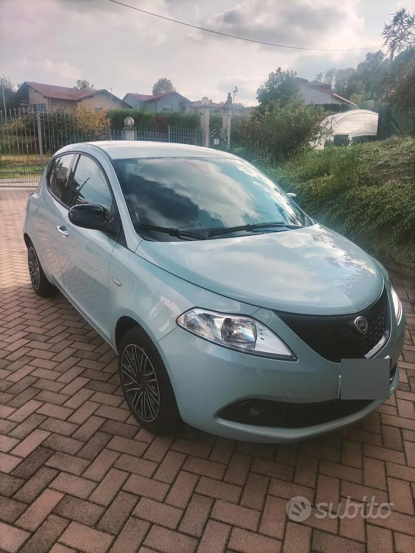 Lancia Ypsilon 2024 photo 2