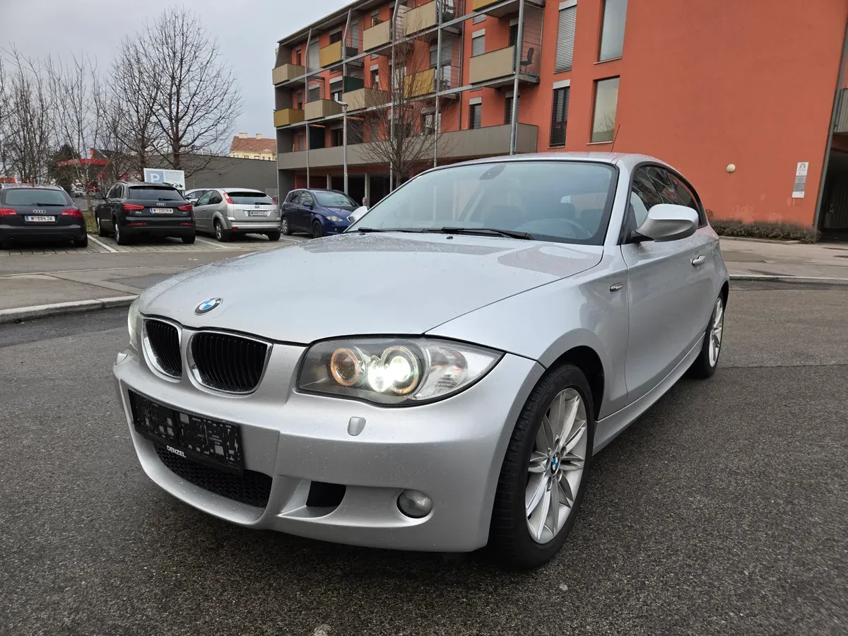 BMW 1 Series 2010 photo 2