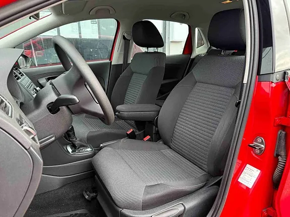 Volkswagen Polo 2012 photo 5