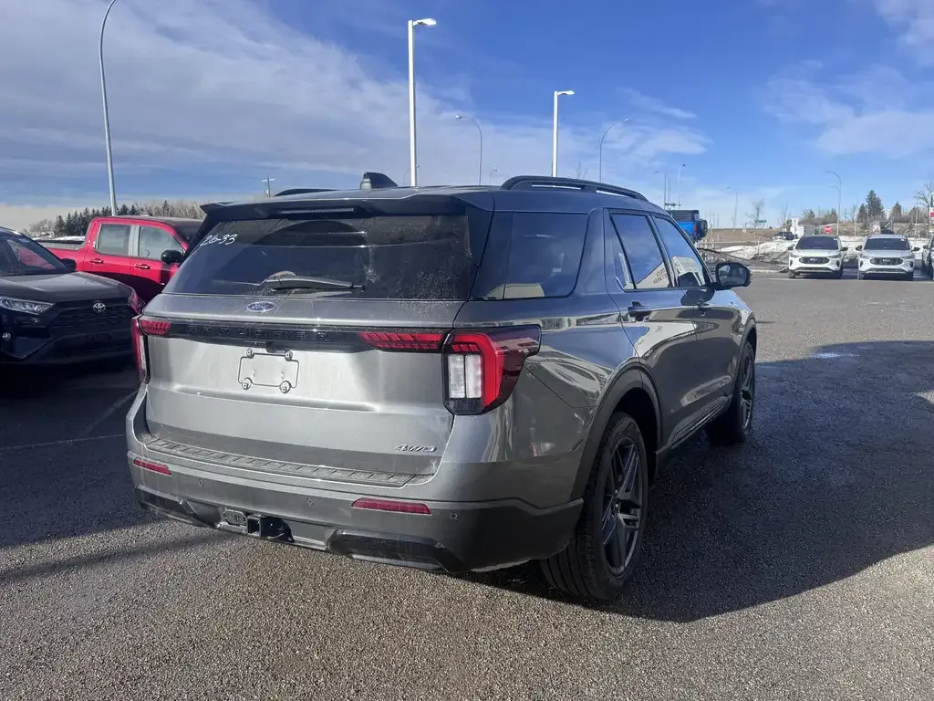 Ford Explorer 2026 photo 5