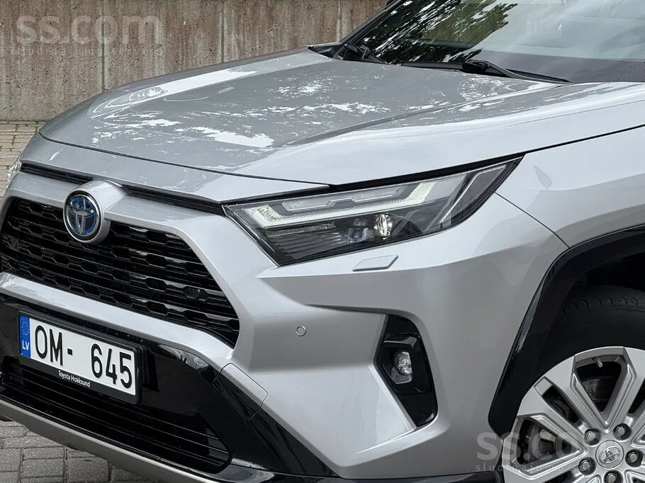 Toyota Rav4 2023 photo 3