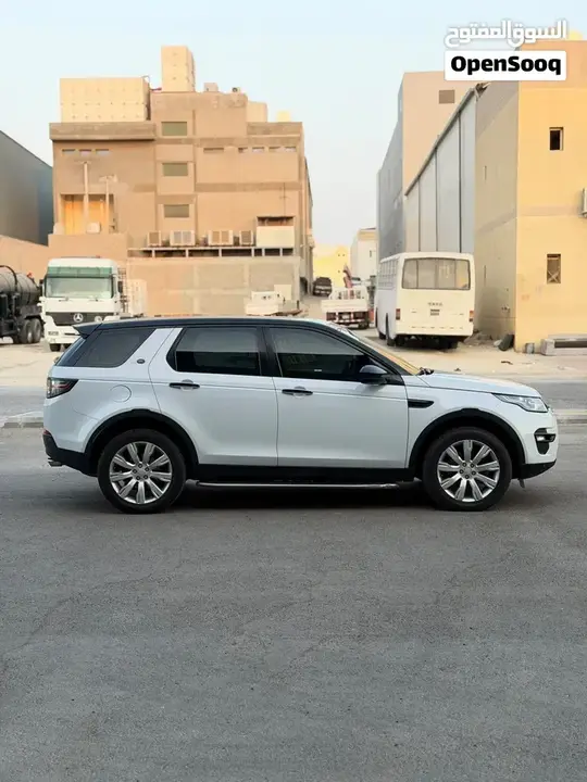 Land Rover Discovery Sport 2015 photo 3