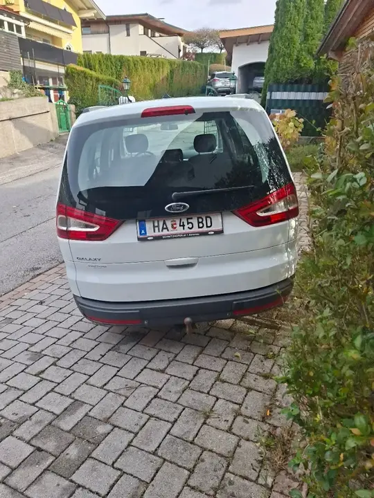 Ford Galaxy 2014 photo 3
