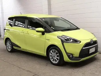Toyota Sienta 2017 photo 2