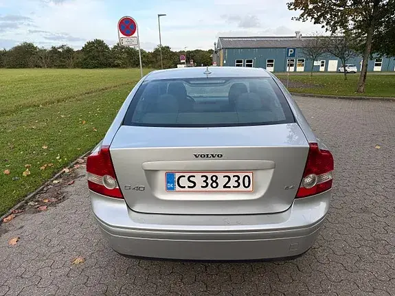 Volvo S40 2004 photo 5