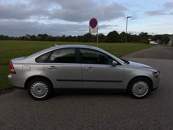 Volvo S40 2004 photo 2