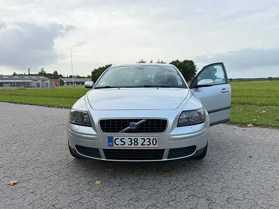 Volvo S40 2004 photo 4