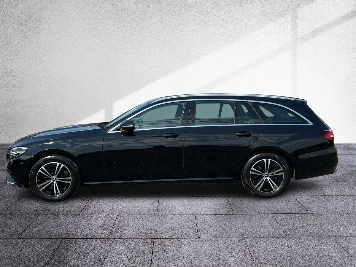 Mercedes-Benz E-Class 2022 photo 3