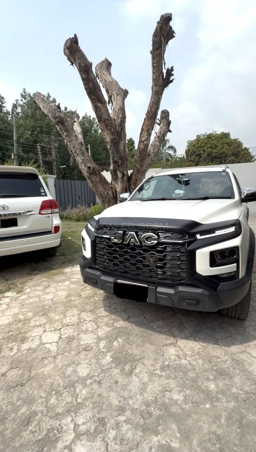 JAC T9