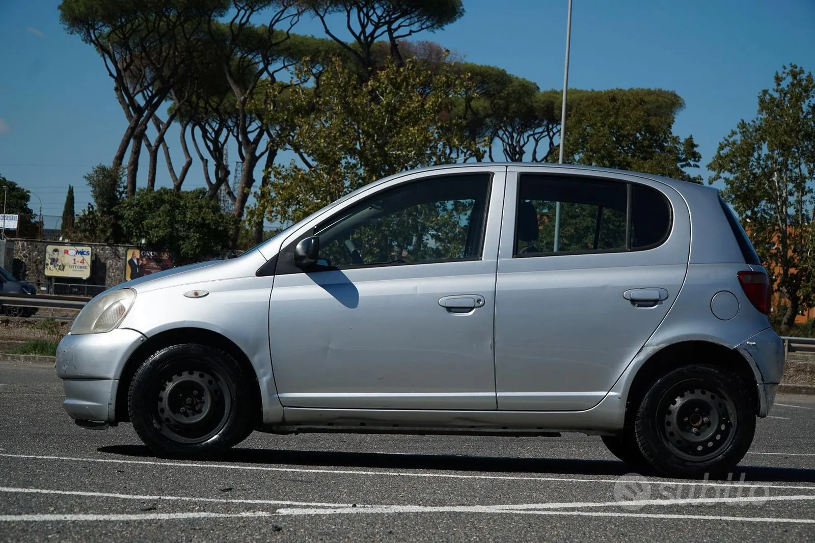 Toyota Yaris 2000 photo 3