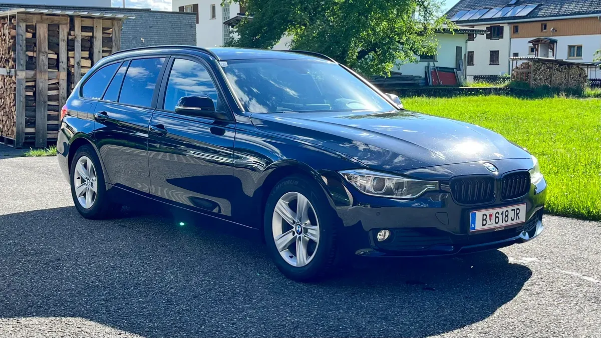BMW 3 Series 2013 photo 2