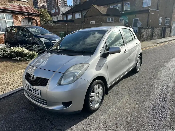 Toyota Yaris 2006 photo 4
