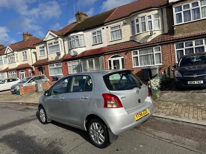 Toyota Yaris 2006 photo 3