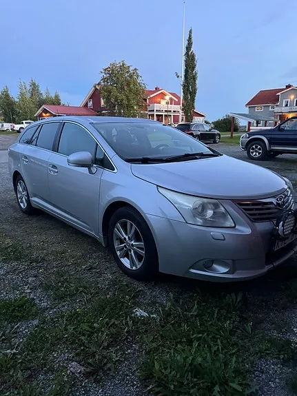 Toyota Avensis 2010 photo 4