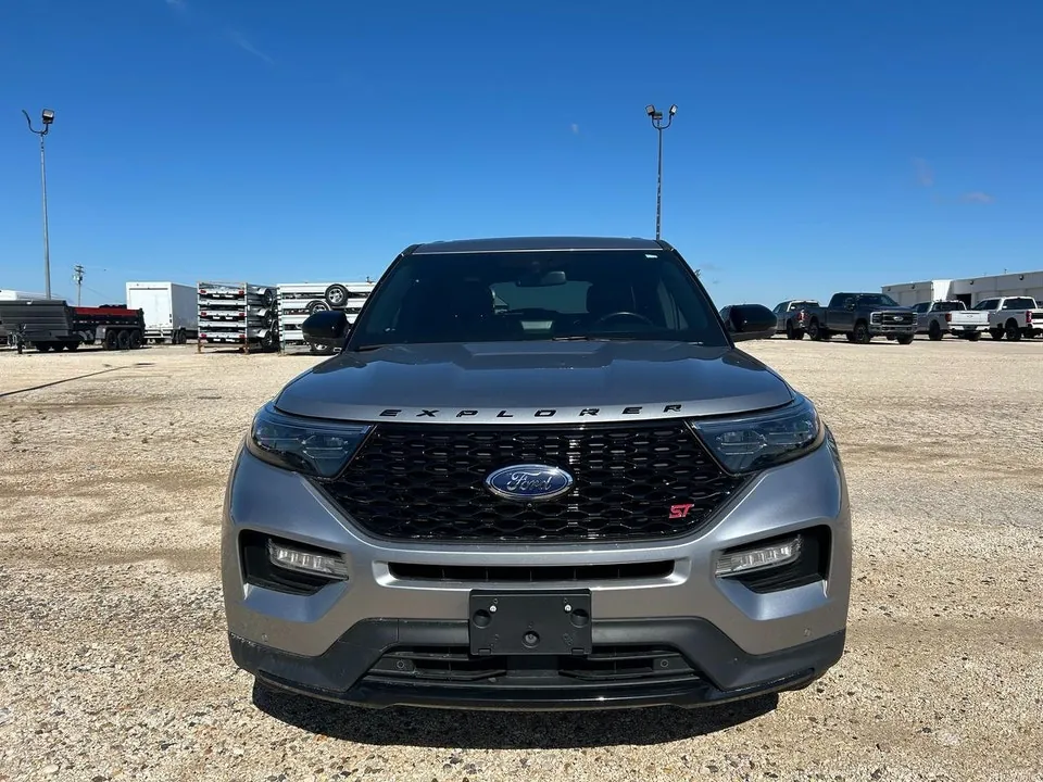 Ford Explorer 2022 photo 2